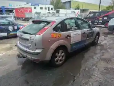 Veicolo di demolizione ford focus berlina (cap) d/kkda dell'anno 2005 alimentato 