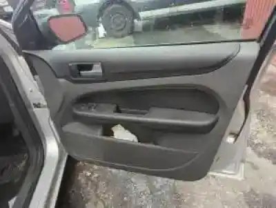 Veicolo di demolizione ford focus berlina (cap) d/kkda dell'anno 2005 alimentato 