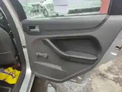 Veicolo di demolizione ford focus berlina (cap) d/kkda dell'anno 2005 alimentato 