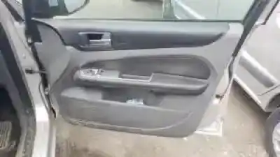 Veicolo di demolizione ford focus lim. (cb4) g8da. g8db. g8dd. g8de. g8df dell'anno 2010 alimentato 