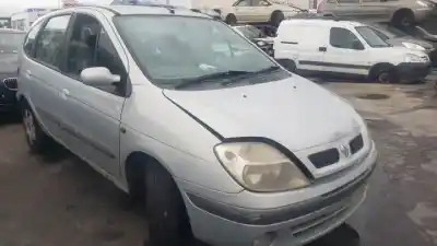 Здавання транспортного засобу renault                                            scenic (ja..)                                                                                                                                                                                                                                              k4m701 року 1999 потужний 