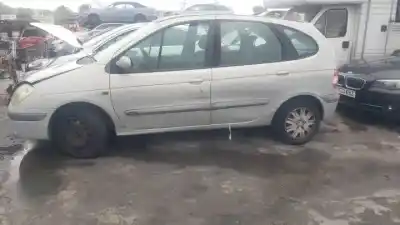 Здавання транспортного засобу renault                                            scenic (ja..)                                                                                                                                                                                                                                              k4m701 року 1999 потужний 