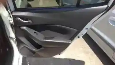 Veicolo di demolizione mazda 3 (bm/bn) sh01 dell'anno 2013 alimentato 