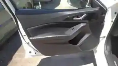 Veicolo di demolizione mazda 3 (bm/bn) sh01 dell'anno 2013 alimentato 