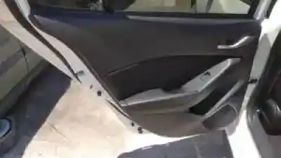 Veicolo di demolizione mazda 3 (bm/bn) sh01 dell'anno 2013 alimentato 