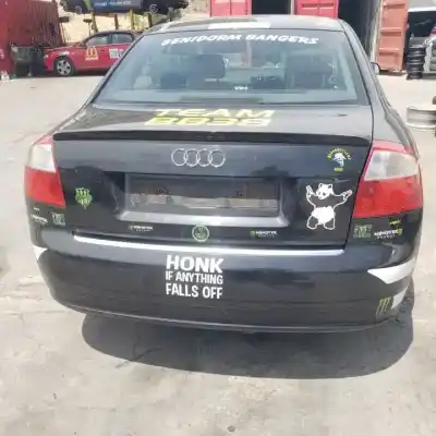 Veículo de Sucata audi a4 berlina (8e) avf.awx do ano 2001 alimentado 