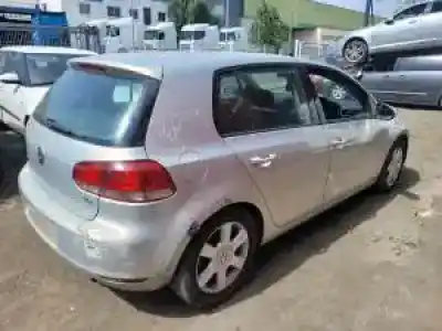 Véhicule à la ferraille volkswagen golf vi (5k1) cayc de l'année 2010 alimenté 