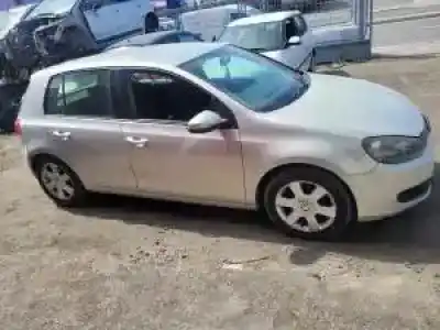 Véhicule à la ferraille volkswagen golf vi (5k1) cayc de l'année 2010 alimenté 