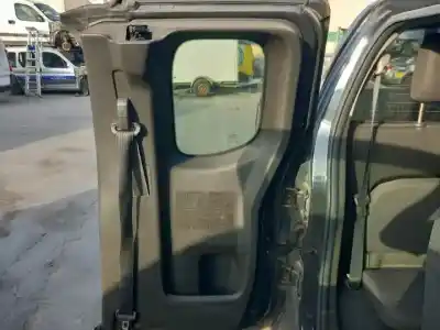 Здавання транспортного засобу nissan navara pick-up (d40m) yd25ddti.yd25 року 2007 потужний 