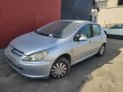 Scrapping Vehicle PEUGEOT 307 (S1)  of the year 2000 powered 