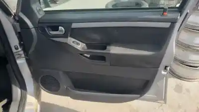 Veículo de Sucata opel meriva d-y17dt do ano 2003 alimentado 