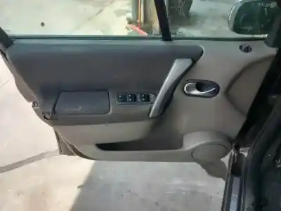 Здавання транспортного засобу renault scénic ii (jm0/1_) 2.0 (jm05, jm0u, jm1n, jm1u, jm2v) року 2006 потужний 