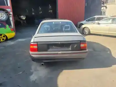 Здавання транспортного засобу opel vectra a c16nz року 1988 потужний 