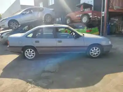 Здавання транспортного засобу opel vectra a c16nz року 1988 потужний 