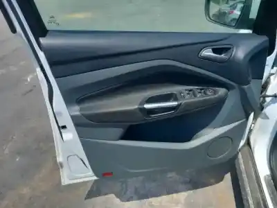 Здавання транспортного засобу ford c-max m1je.m1da року 2012 потужний 