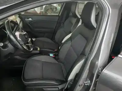 Здавання транспортного засобу renault captur ii h4d450 року 2019 потужний 