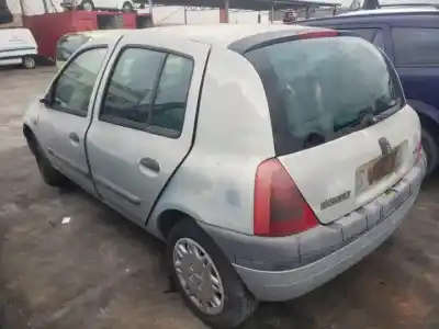 Veicolo di demolizione renault clio ii fase i (b/cbo) d7f720.d7fd7 dell'anno 1999 alimentato 