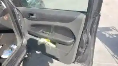 Veicolo di demolizione ford focus berlina (cap) hwda.hwdb.shda.shdc.shdb dell'anno 2004 alimentato 