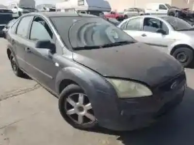 Veicolo di demolizione ford focus berlina (cap) hwda.hwdb.shda.shdc.shdb dell'anno 2004 alimentato 