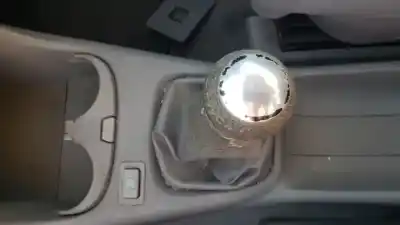 Здавання транспортного засобу mazda premacy (cp) fs7e.fs7g року 2002 потужний 
