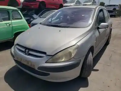 Veicolo di demolizione PEUGEOT 307 (S1)  dell'anno 2002 alimentato 