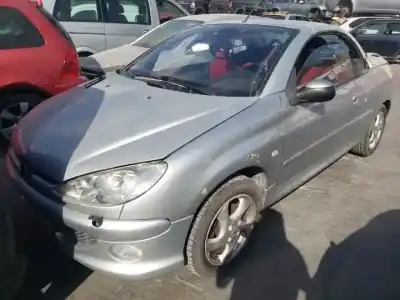 Veicolo di demolizione PEUGEOT 206 CC  dell'anno 2000 alimentato 