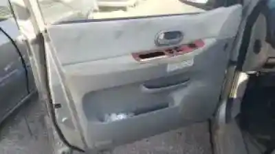 Veicolo di demolizione kia carnival ii j3 dell'anno 2001 alimentato 