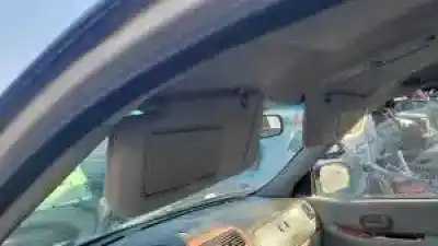 Veicolo di demolizione kia carnival ii j3 dell'anno 2001 alimentato 