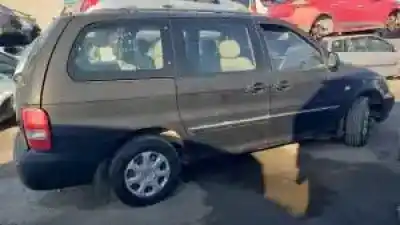 Veicolo di demolizione kia carnival ii j3 dell'anno 2001 alimentato 