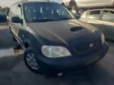 Veicolo di demolizione kia carnival ii j3 dell'anno 2001 alimentato 