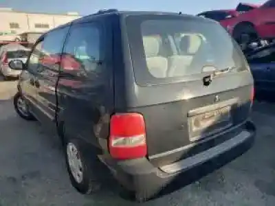 Veicolo di demolizione kia carnival ii j3 dell'anno 2001 alimentato 
