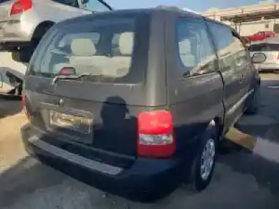 Veicolo di demolizione kia carnival ii j3 dell'anno 2001 alimentato 