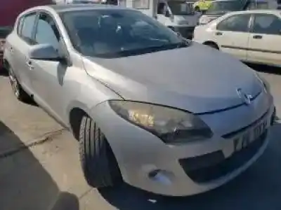 Veículo de Sucata renault megane iii berlina 5 p k4m858 do ano 2008 alimentado 