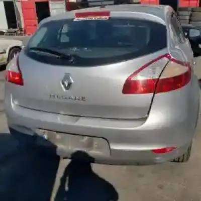 Veículo de Sucata renault megane iii berlina 5 p k4m858 do ano 2008 alimentado 
