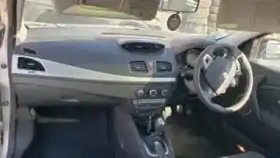 Veículo de Sucata renault megane iii berlina 5 p k4m858 do ano 2008 alimentado 