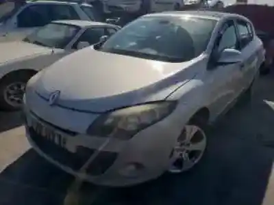 Veículo de Sucata RENAULT MEGANE III BERLINA 5 P K4M858 do ano 2008 alimentado 