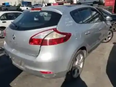 Veículo de Sucata renault megane iii berlina 5 p k4m858 do ano 2008 alimentado 