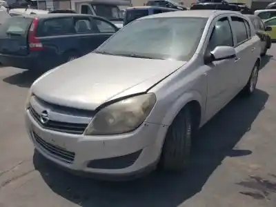 Veicolo di demolizione OPEL ASTRA H BERLINA  dell'anno 2004 alimentato 