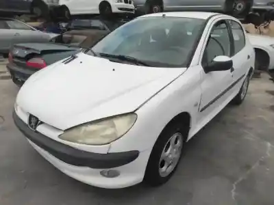 Veicolo di demolizione PEUGEOT 206 BERLINA  dell'anno 1999 alimentato 