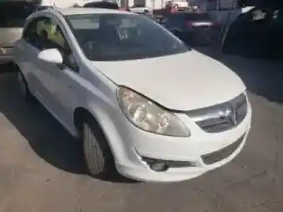 Veicolo di demolizione opel corsa d a14xer dell'anno 2010 alimentato 