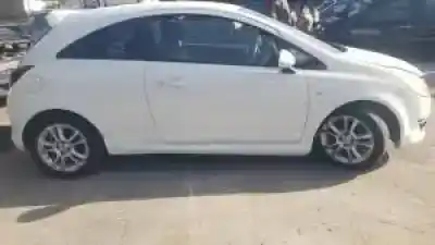 Veicolo di demolizione opel corsa d a14xer dell'anno 2010 alimentato 