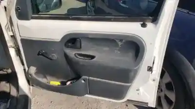 Sloopvoertuig renault kangoo i (f/kc0) f8q630 van het jaar 1997 aangedreven  Sloopvoertuig renault kangoo i (f/kc0) f8q630 van het jaar 1997 aangedreven