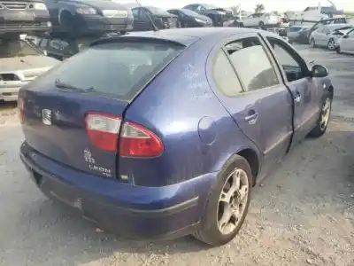 Здавання транспортного засобу seat leon (1m1) d-asv року 2002 потужний 