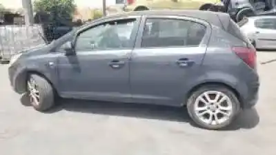 Veicolo di demolizione opel corsa d a14xer dell'anno 2010 alimentato 