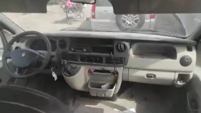 Здавання транспортного засобу renault master ii phase 2 combi g9u650 року 2006 потужний 