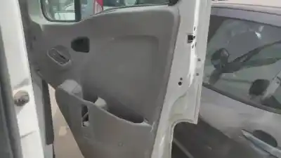 Здавання транспортного засобу renault master ii phase 2 combi g9u650 року 2006 потужний 