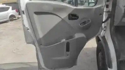 Здавання транспортного засобу renault master ii phase 2 combi g9u650 року 2006 потужний 