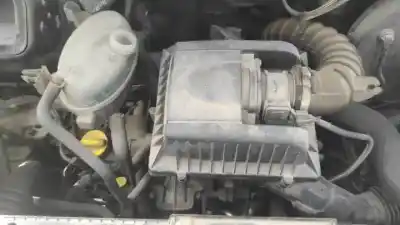 Здавання транспортного засобу renault master ii phase 2 combi g9u650 року 2006 потужний 