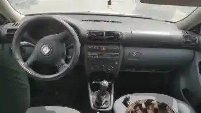 Здавання транспортного засобу seat leon (1m1) akl року 1999 потужний 