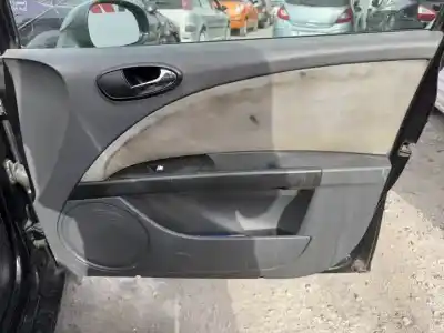 Scrapping Vehicle seat leon (1p1) bxe of the year 2005 powered 